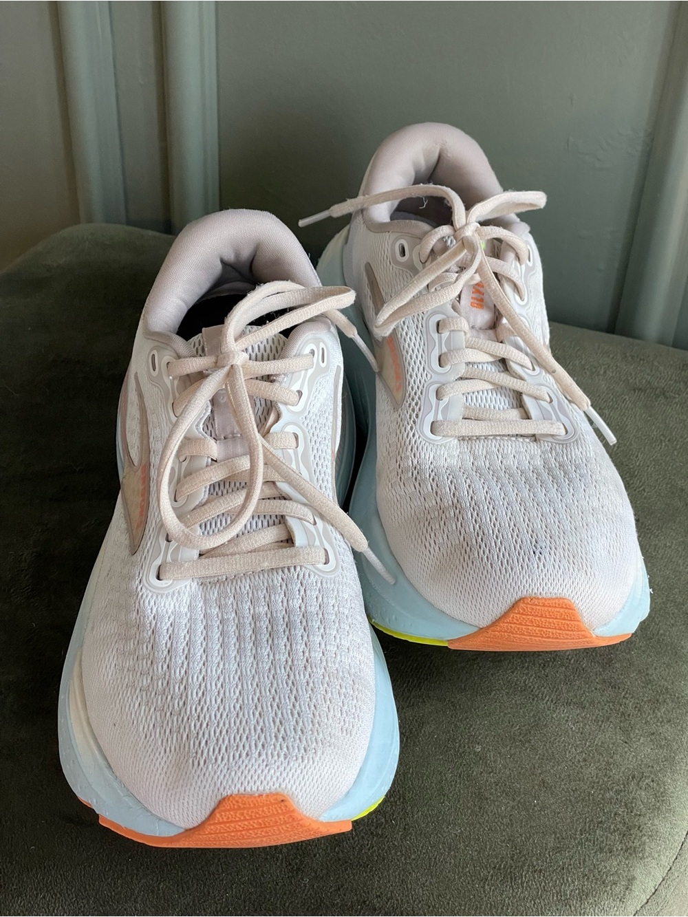 Brooks Women's Running Shoes in White, Peach, Light Blue